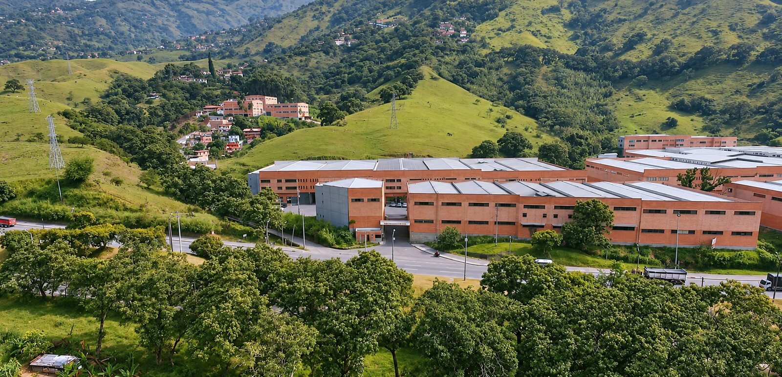 Vista aérea de la planta de Girardota en el valle