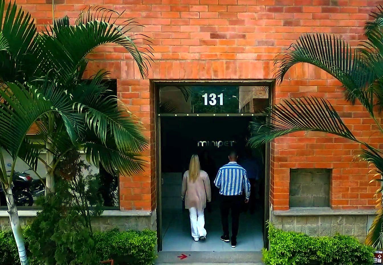 Entrada de la Bodega 131 en Girardota